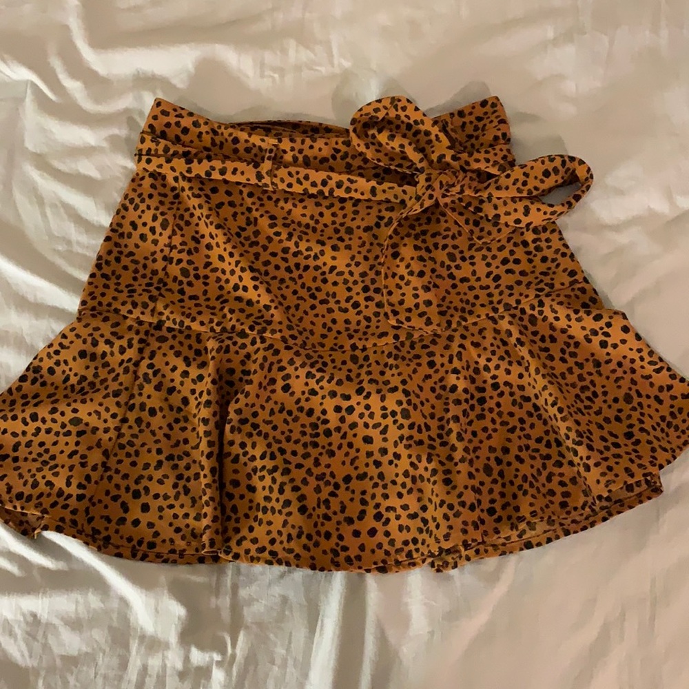 Stradivarius cheetah leopard print skirt with built in shorts size small
